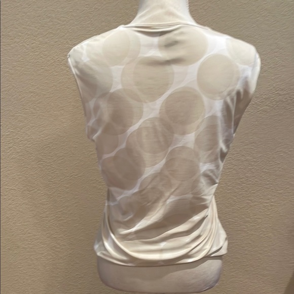 New The Limited Cream Scoop Neck Sleeveless Top - Picture 5 of 6